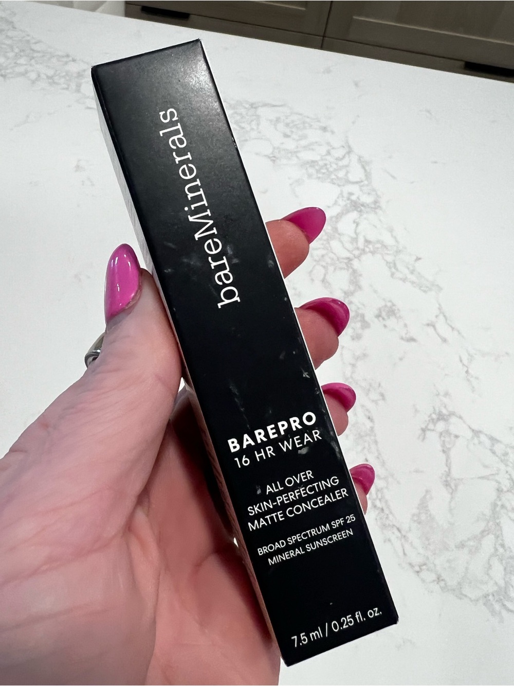 bareMinerals BAREPRO Matte Concealer — 16 hour wear - 255 Light Neutral